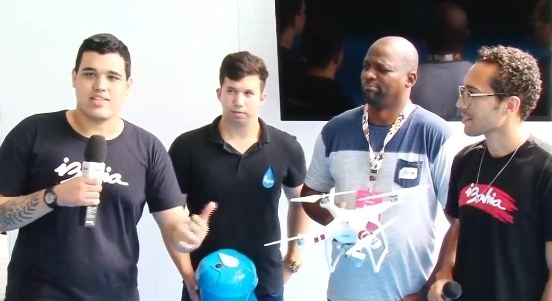 David com microfone do iBahia entrevistando convidados na Campus Party Bahia 2018